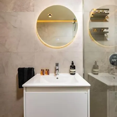 Olive Designer Apartment *